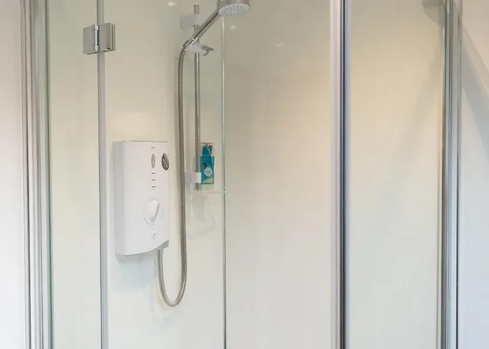 Weirside, Chapel Stile