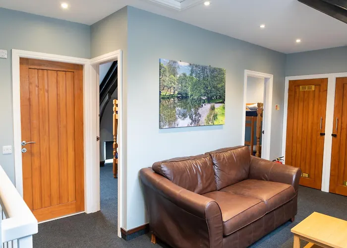 Country house Weirside, Chapel Stile *