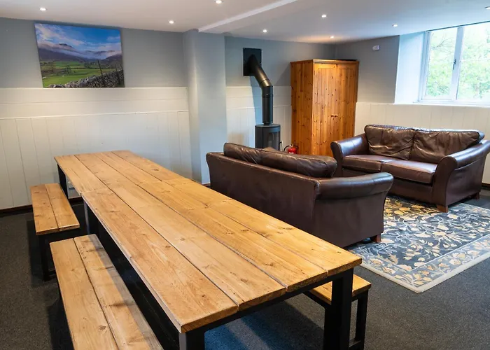 Weirside, Chapel Stile